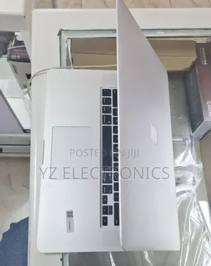 New Laptop Apple MacBook 2015 16GB Intel Core i7 SSD 256GB