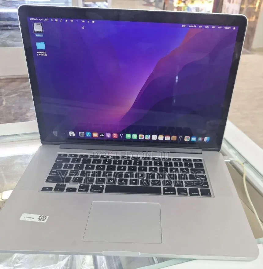 New Laptop Apple MacBook 2015 16GB Intel Core i7 SSD 256GB