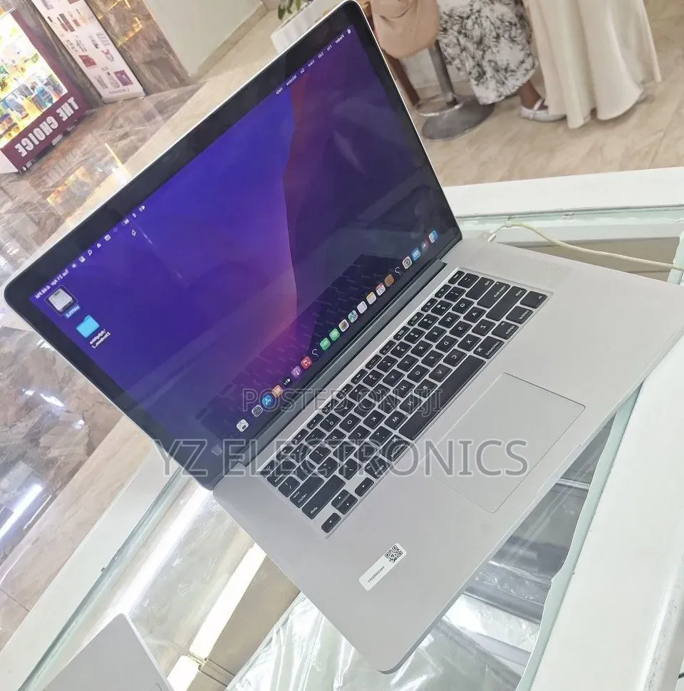 New Laptop Apple MacBook 2015 16GB Intel Core i7 SSD 256GB