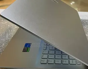 New Laptop Asus VivoBook 15 X505BA 16GB Intel Core i5 SSD 512GB
