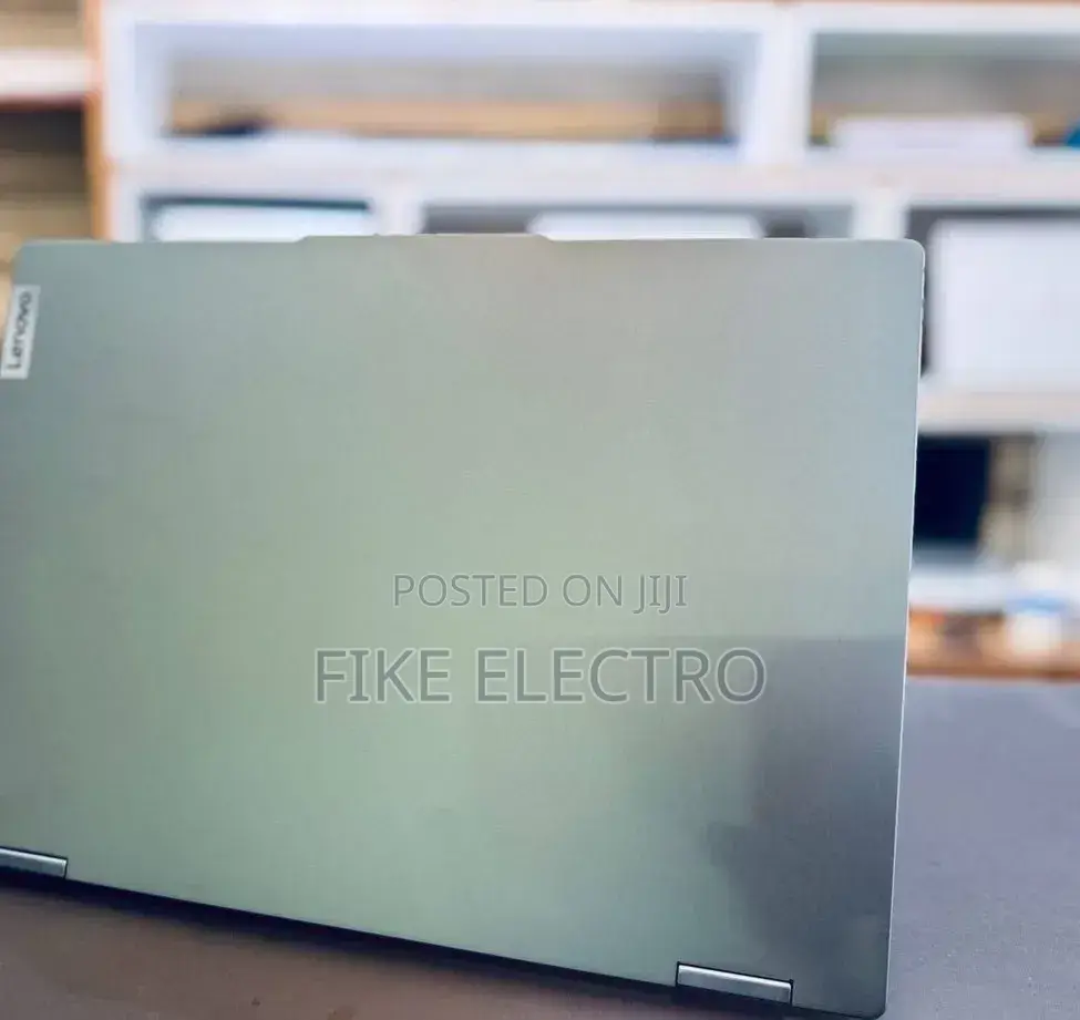 New Laptop Lenovo Yoga 7i 16GB Intel Core i7 SSD 512GB