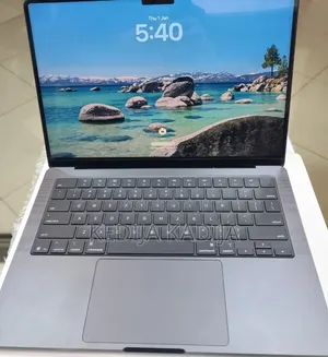 New Laptop Apple MacBook Pro 16GB Intel Core i7 SSD 512GB