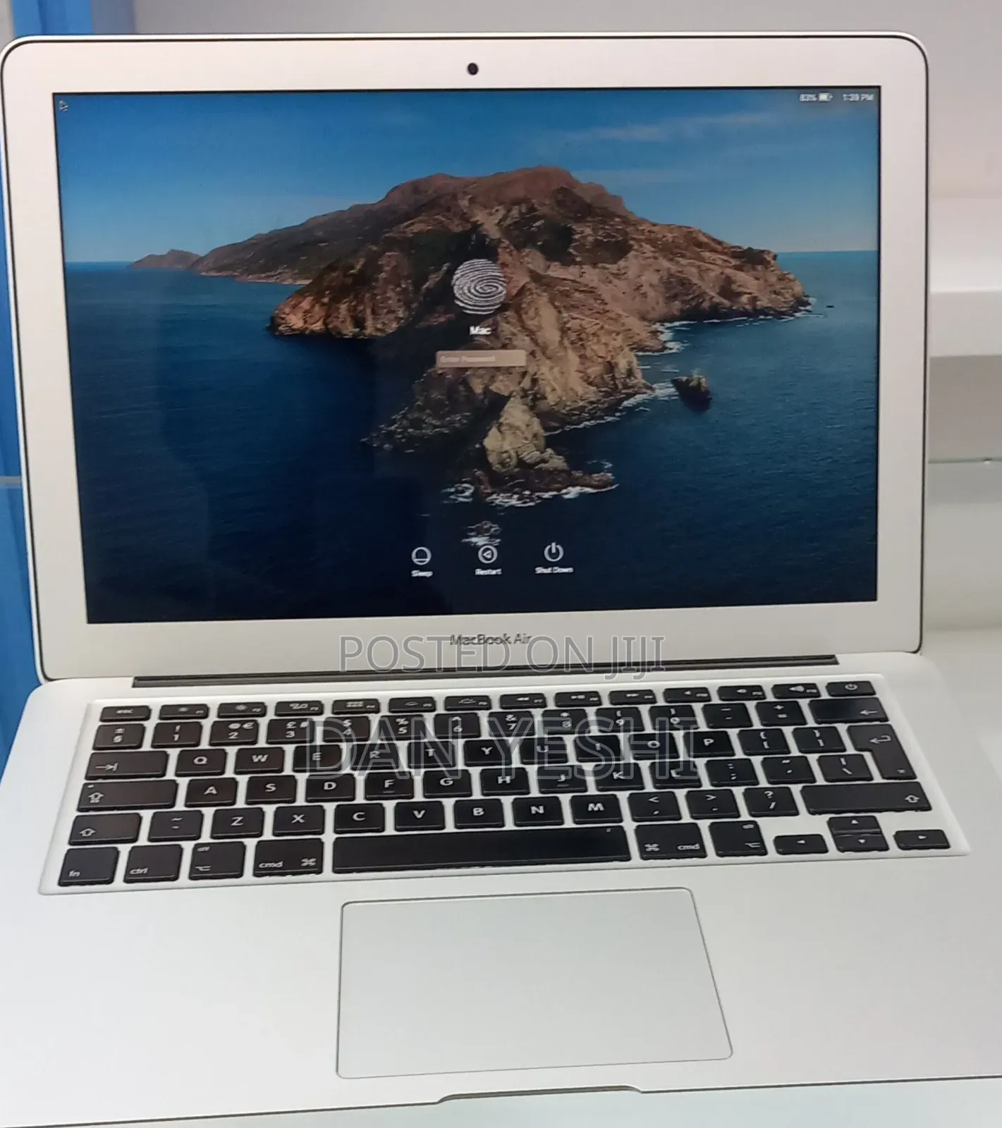 New Laptop Apple MacBook Pro 2017 8GB Intel Core i5 SSD 128GB
