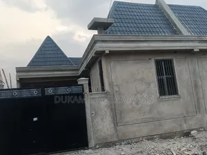 7bdrm Villa in Dukem, East Shewa for sale