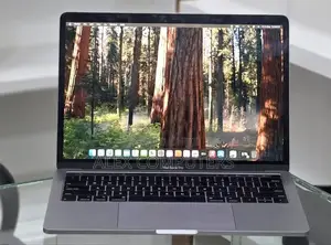 New Laptop Apple MacBook Pro 2019 16GB Intel Core i7 SSD 256GB