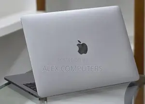 New Laptop Apple MacBook Pro 2019 16GB Intel Core i7 SSD 256GB