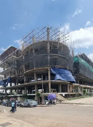 G+5 3 ሺ ካሬ ዋና አስፋልት ዳር