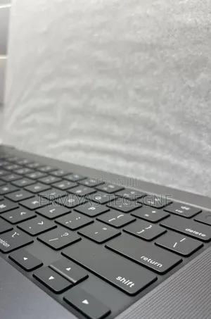 New Laptop Apple MacBook Pro M1 16GB Apple M1 SSD 512GB