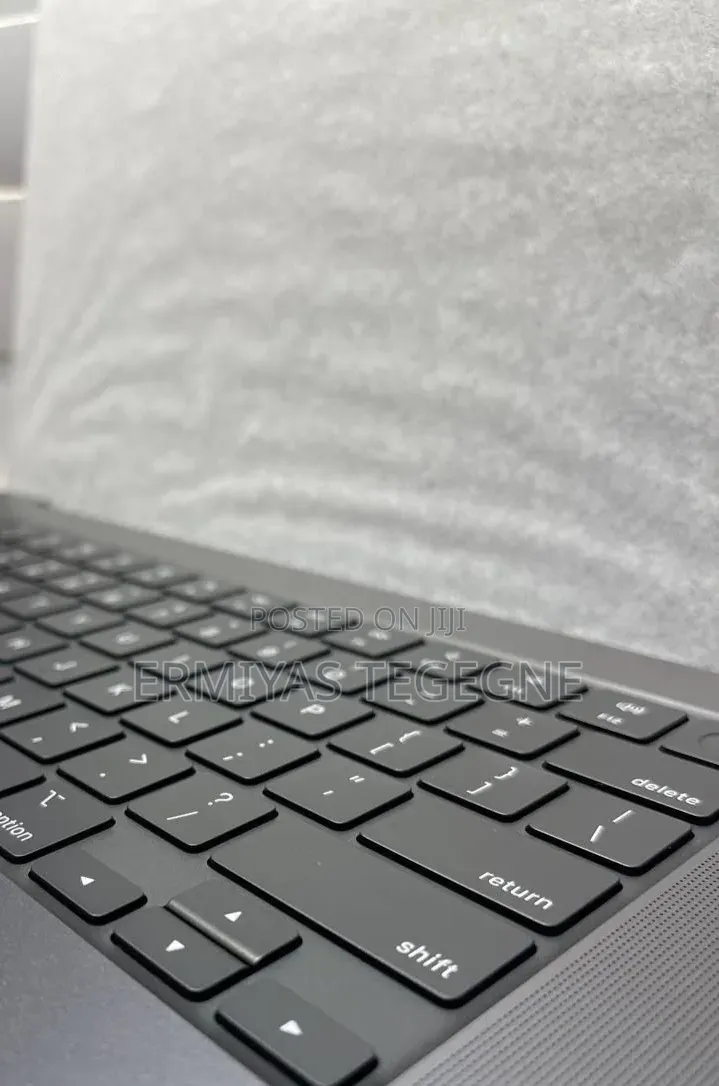 New Laptop Apple MacBook Pro M1 16GB Apple M1 SSD 512GB