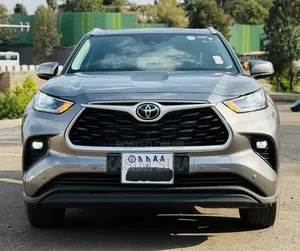 Toyota Highlander Hybrid Limited AWD 2025 Gray