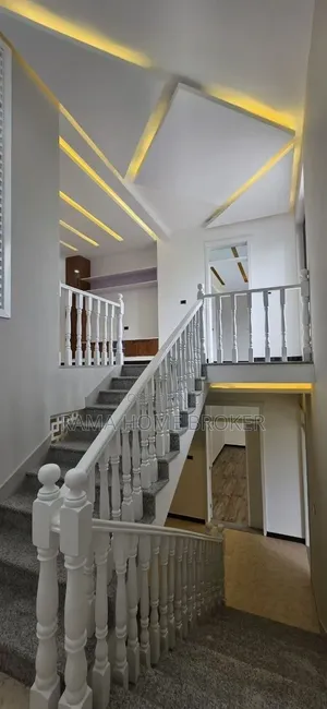 Furnished 6bdrm House in ሲምሲ አካባቢ, Yeka for sale