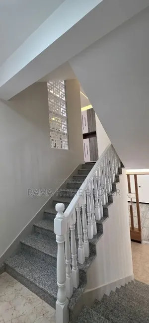 Furnished 6bdrm House in ሲምሲ አካባቢ, Yeka for sale