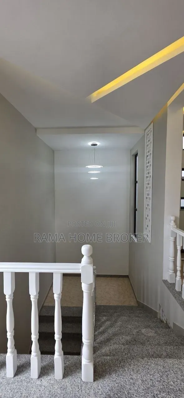 Furnished 6bdrm House in ሲምሲ አካባቢ, Yeka for sale