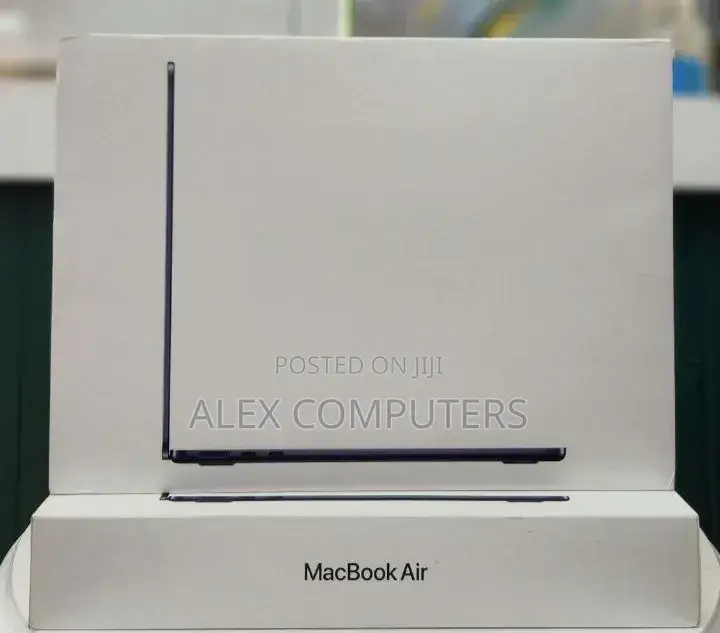 New Laptop Apple MacBook 16GB Apple M5 SSD 512GB