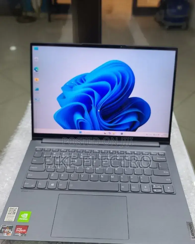New Laptop Lenovo Yoga 7i 16GB AMD Ryzen 7 SSD 512GB