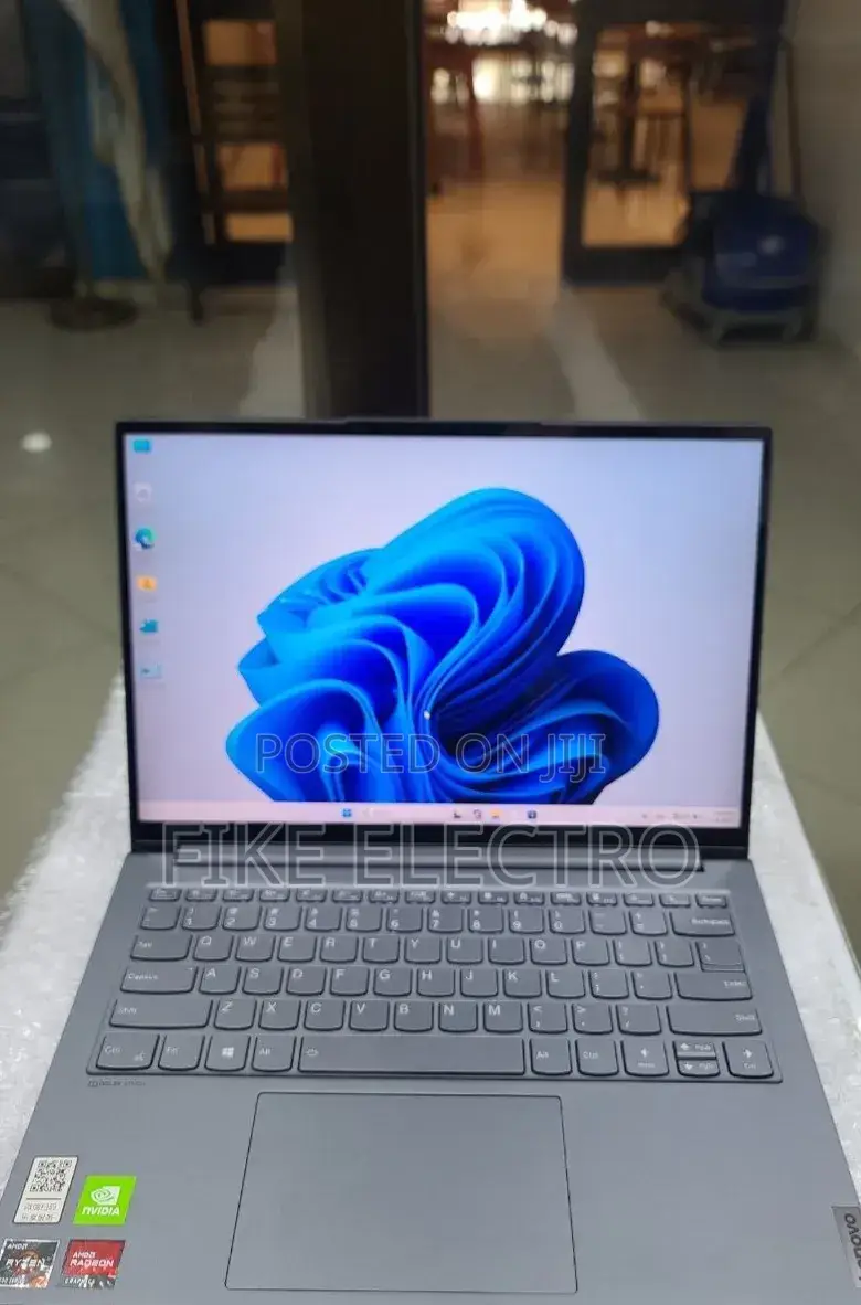 New Laptop Lenovo Yoga 7i 16GB AMD Ryzen 7 SSD 512GB