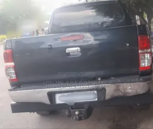 Toyota Hilux 2013 Gray