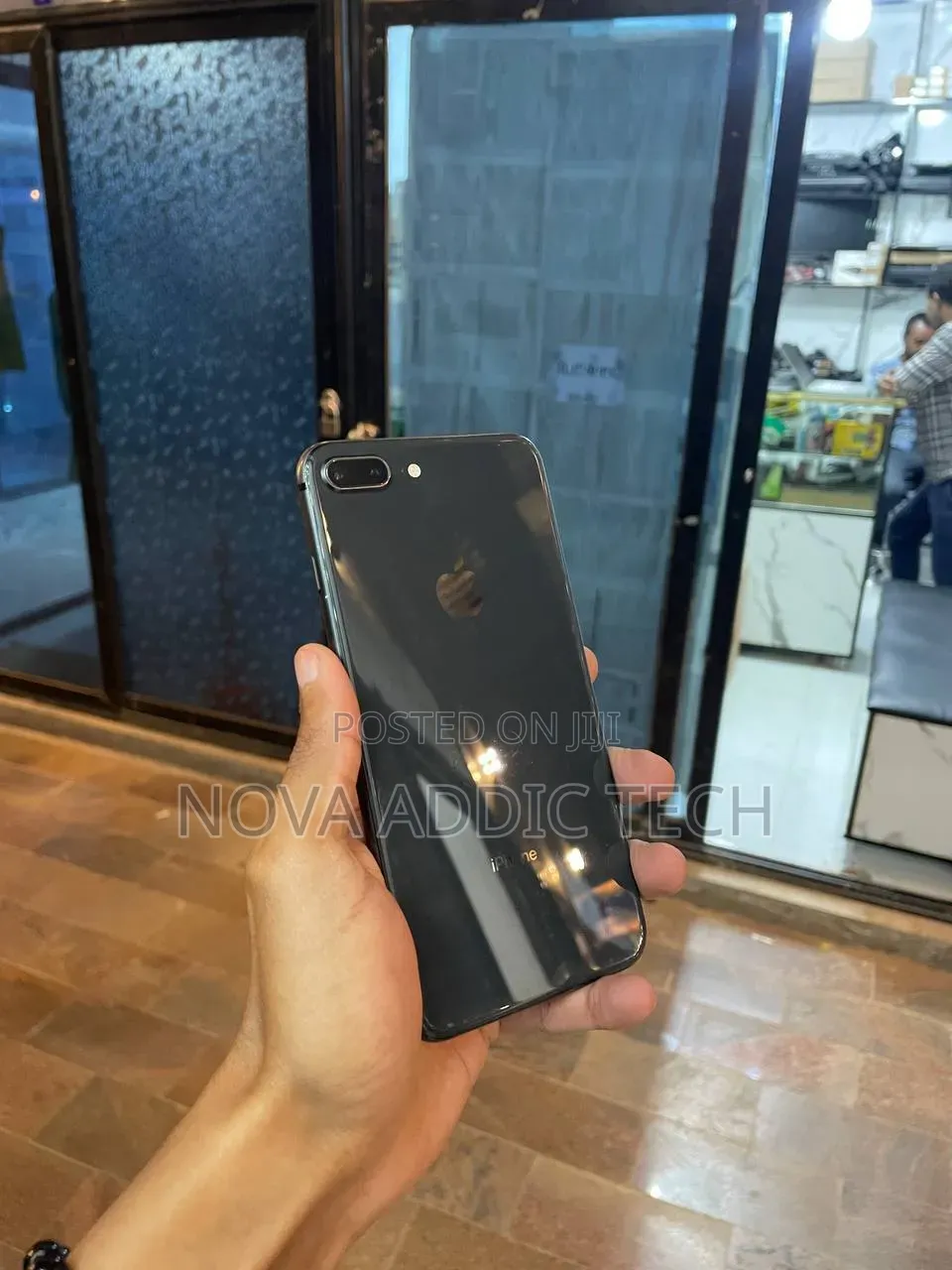 New Apple iPhone 8 Plus 64 GB Black