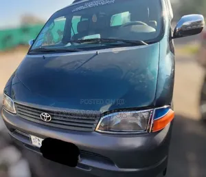 Toyota HiAce 2003 Green