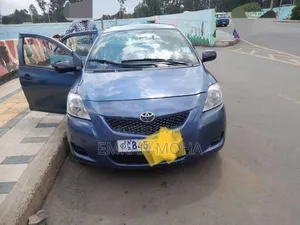 Toyota Yaris 2013 Blue