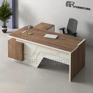 ትንሽዬ የcomputer Table ና እንግዳ መቀበያ