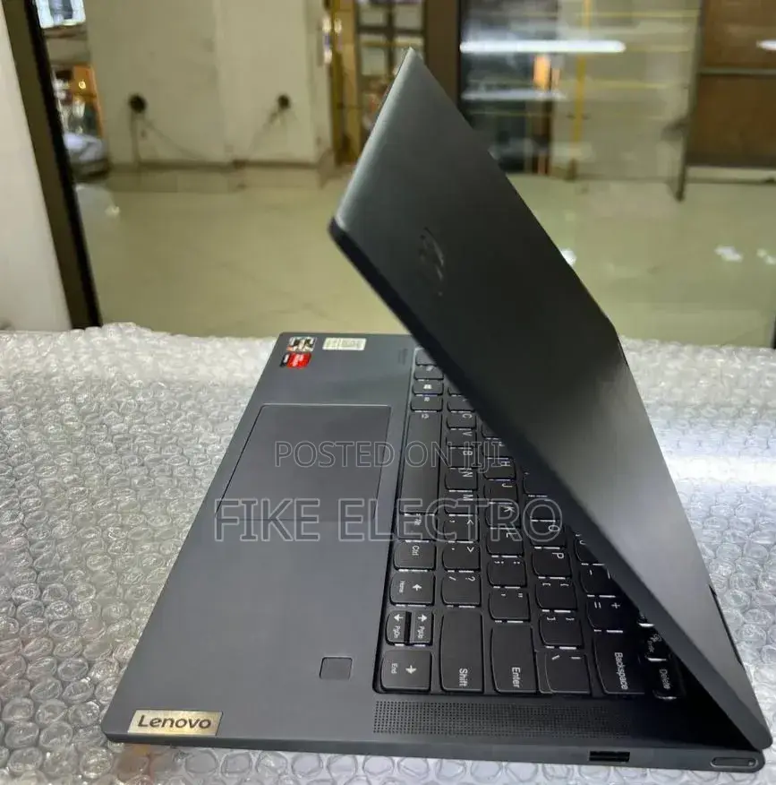 New Laptop Lenovo Yoga 7i 16GB AMD Ryzen 7 SSD 512GB
