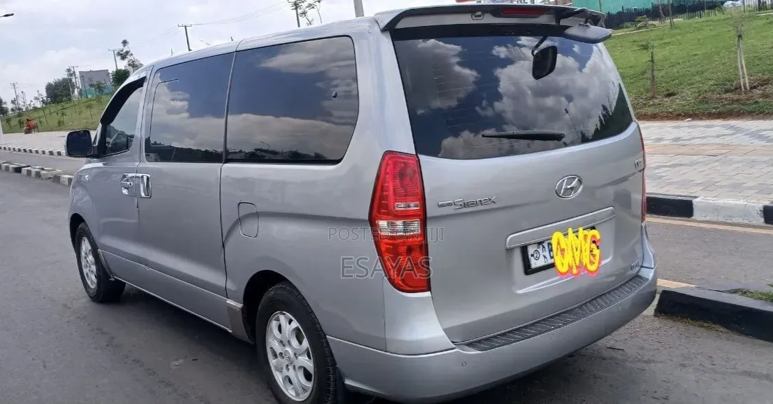 Hyundai H1 2014 Silver