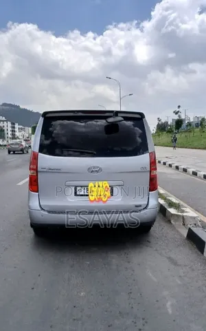 Hyundai H1 2014 Silver