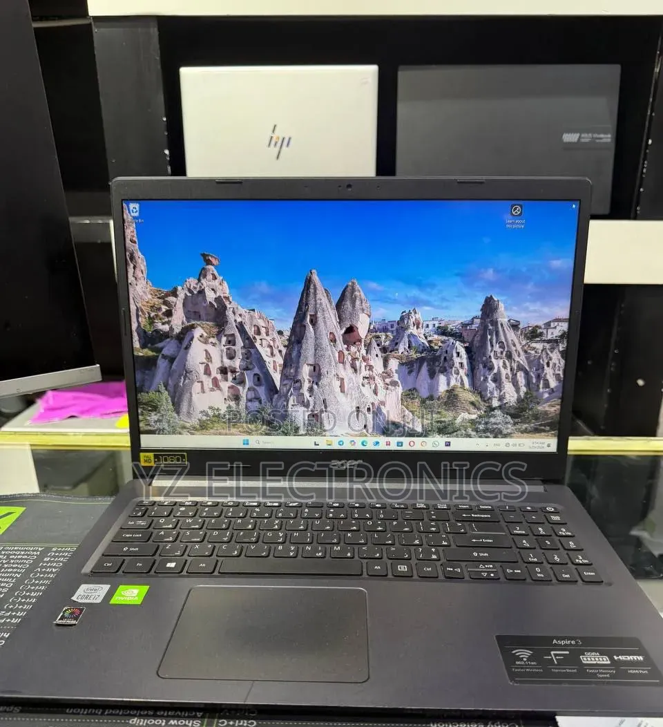 New Laptop Acer Aspire 3 8GB Intel Core i7 HDD 256GB