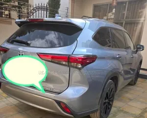 Toyota Highlander Hybrid 2024 Blue