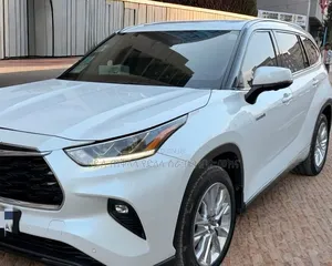Toyota Highlander Hybrid 2024 White