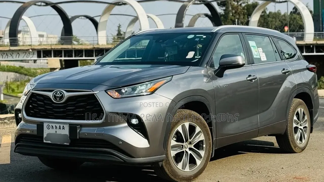 New Toyota Highlander Hybrid 2025 Silver