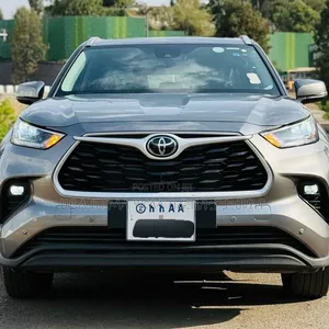 New Toyota Highlander Hybrid 2025 Silver