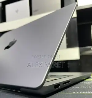 New Laptop Apple MacBook 8GB Apple M3 SSD 512GB