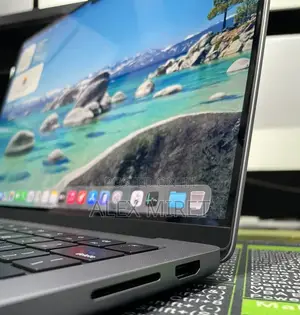 New Laptop Apple MacBook 8GB Apple M3 SSD 512GB