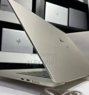 New Laptop Apple MacBook Air 2025 M4 15-inch 16GB Apple M4 SSD 256GB