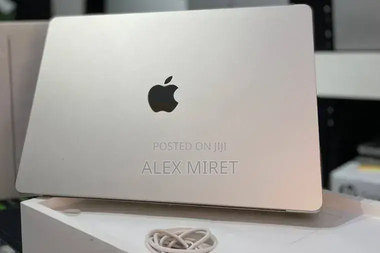 New Laptop Apple MacBook Air 2025 M4 15-inch 16GB Apple M4 SSD 256GB