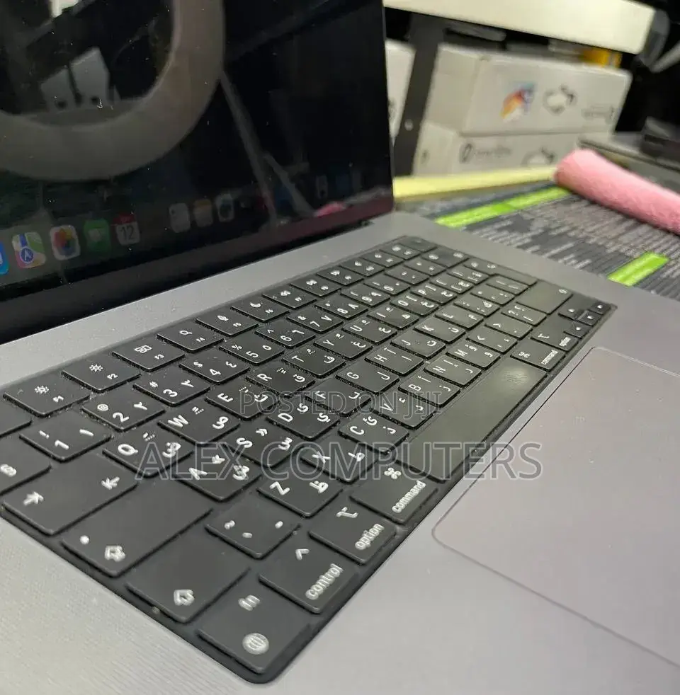 New Laptop Apple MacBook Pro M1 16GB Apple M1 Pro SSD 512GB