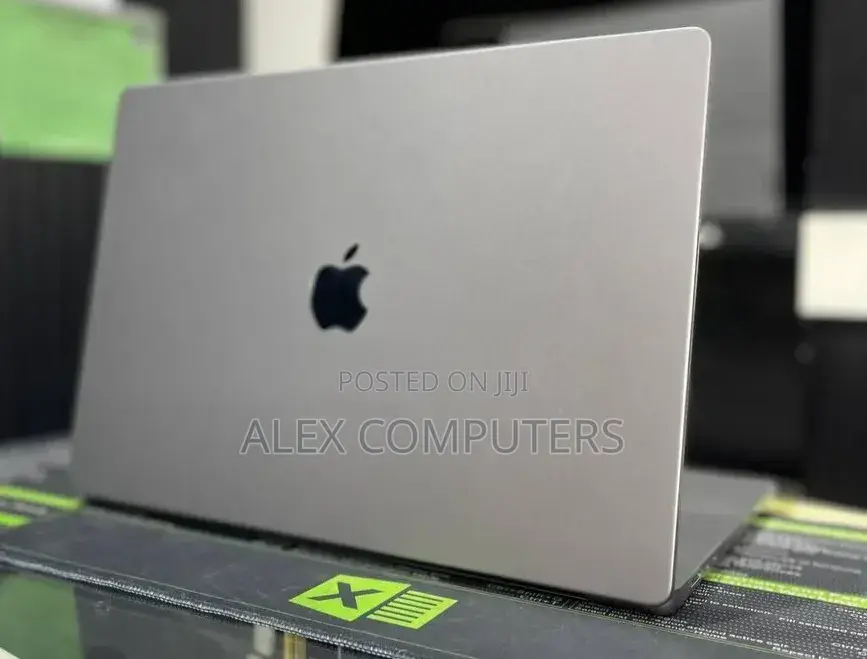 New Laptop Apple MacBook Pro M1 16GB Apple M1 Pro SSD 512GB