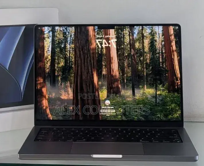 New Apple MacBook Pro 2023 M2 Pro 14-inch 16GB Apple M2 SSD 512GB