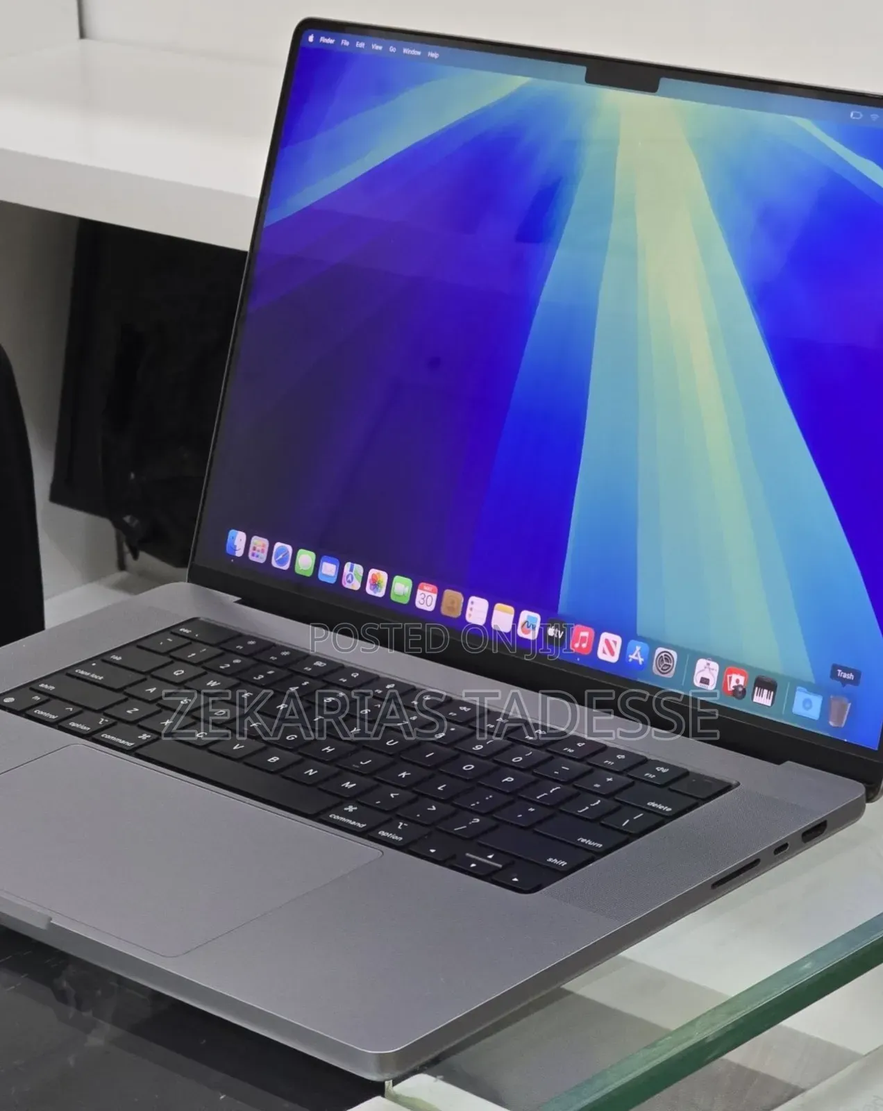 New Laptop Apple MacBook Pro 2021 M1 32GB Apple M1 Max SSD 512GB