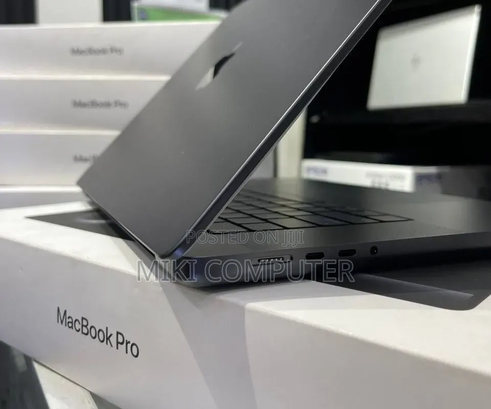 New Laptop Apple MacBook Pro 2024 M3 Max 16-inch 36GB Intel SSD 1T