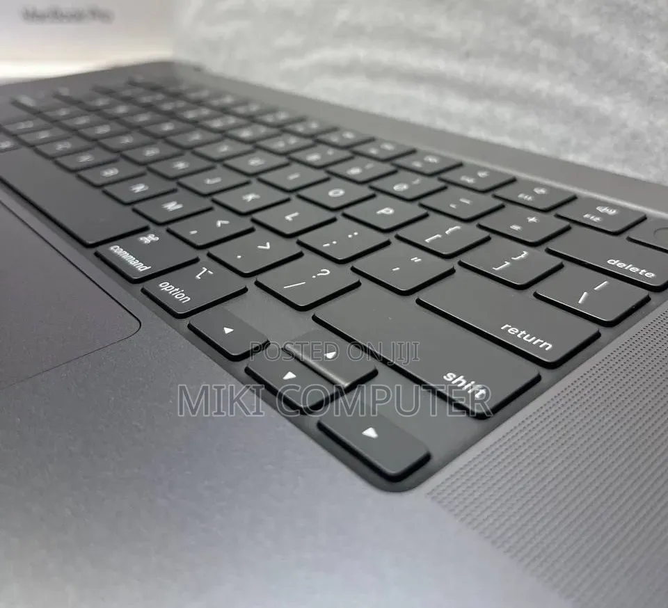 New Laptop Apple MacBook Pro 2024 M3 Max 16-inch 36GB Intel SSD 1T