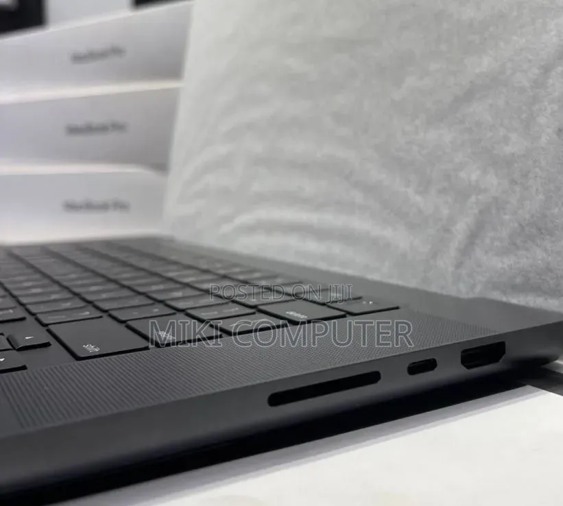 New Laptop Apple MacBook Pro 2024 M3 Max 16-inch 36GB Intel SSD 1T