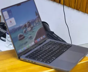 New Laptop Apple MacBook 32GB Apple M1 Pro SSD 512GB