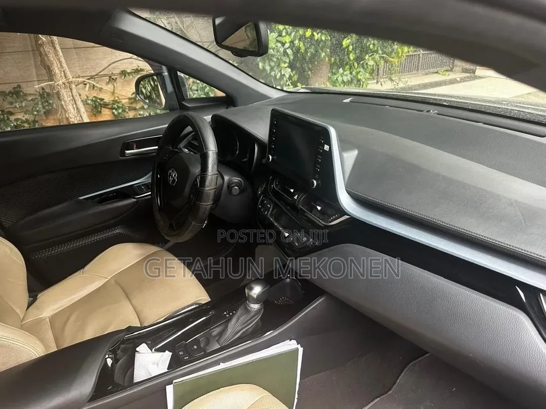 Toyota C-HR 2022 Gray