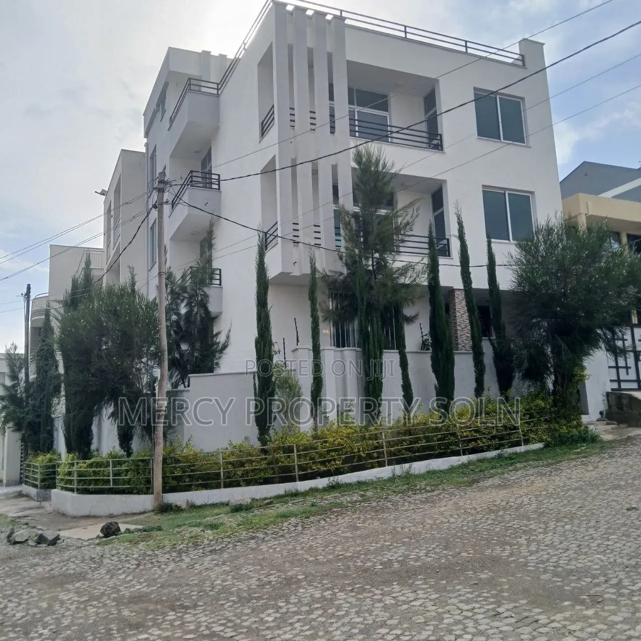 9bdrm House in Bole for sale