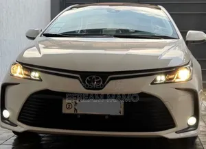Toyota Corolla 2022 White