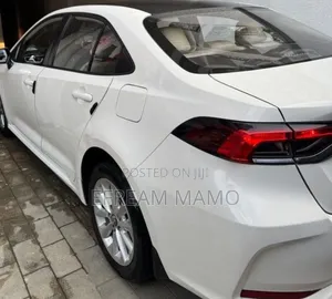 Toyota Corolla 2022 White
