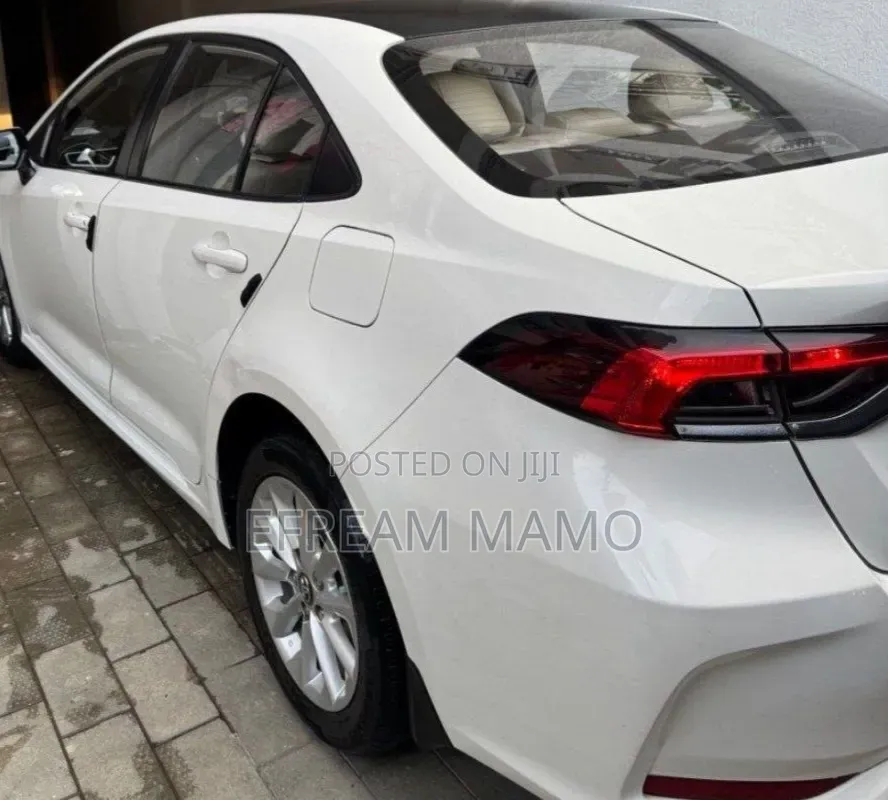 Toyota Corolla 2022 White
